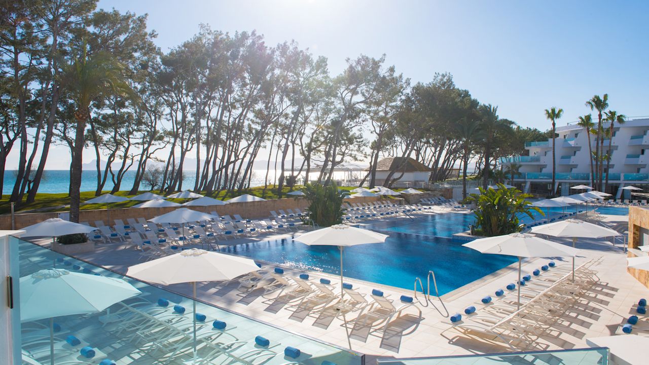 Hier können Sie das Hotel Iberostar Waves Playa de Muro ab 1.662 € buchen Iberostar Waves Playa de Muro – Hotelfoto